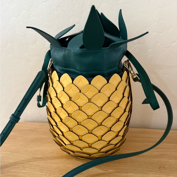 Kate Spade Pineapple purse - Picture 3 of 4